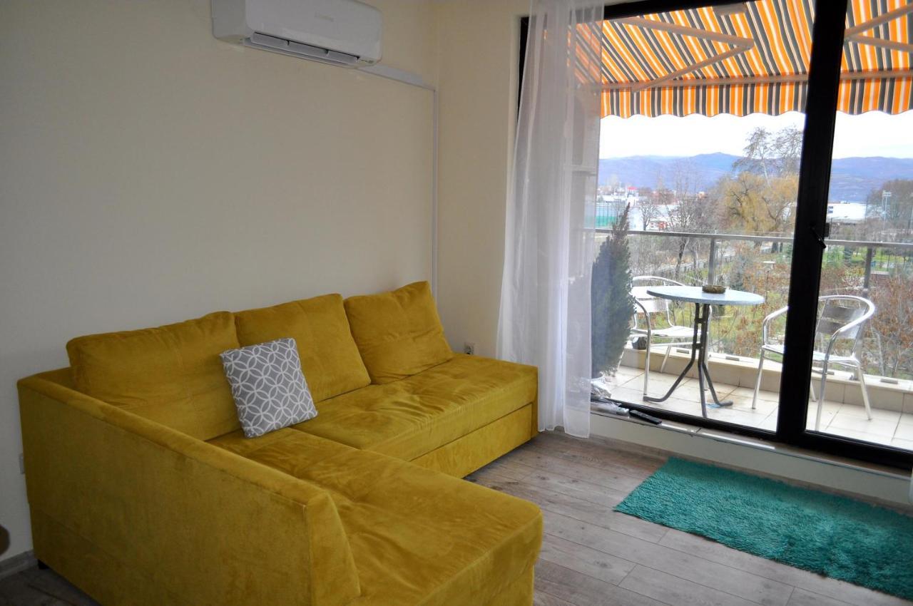 בלאגובגראד New Apartment At A Great Location מראה חיצוני תמונה