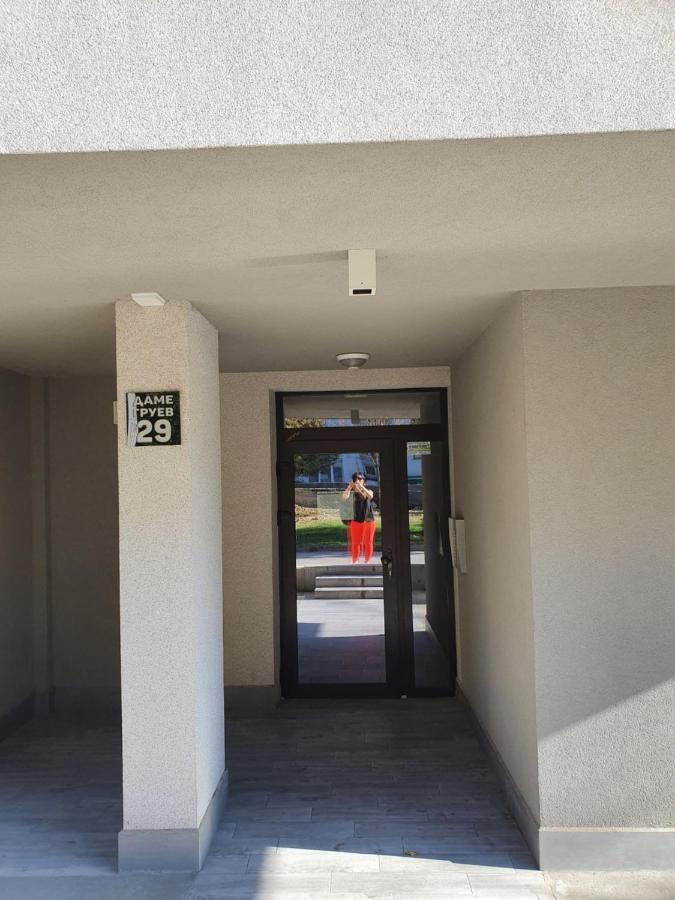 בלאגובגראד New Apartment At A Great Location מראה חיצוני תמונה